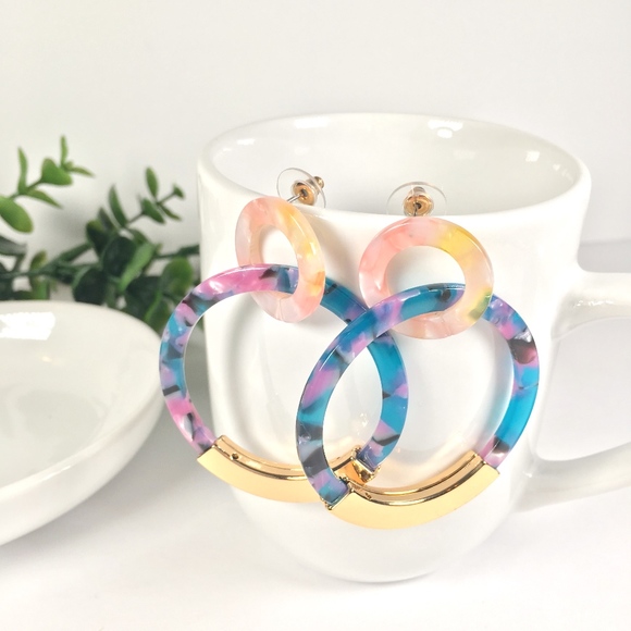 Jewelry - Resin Tortoise Shell Hoop Dangle Earrings